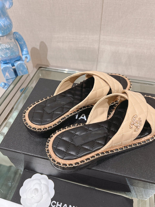 pantofole incrociate 30 beige nere trapuntate in pelle di agnello
