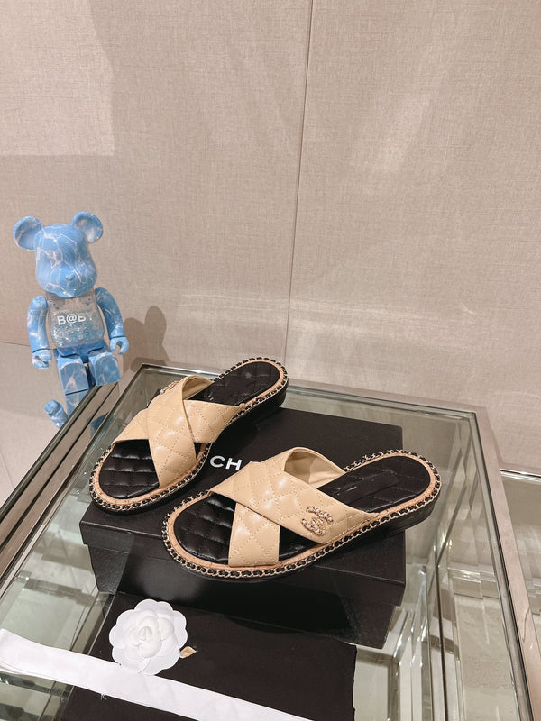 pantofole incrociate 30 beige nere trapuntate in pelle di agnello