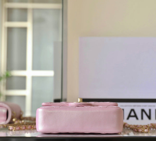 cc 24p mini borsa con patta 17cm pelle di agnello rosa perlato catena di perle