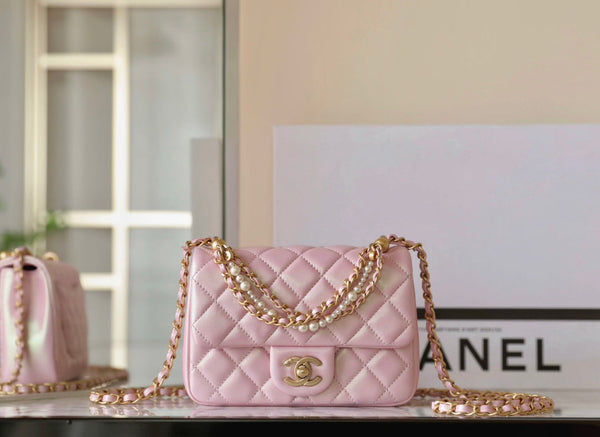 cc 24p mini borsa con patta 17cm pelle di agnello rosa perlato catena di perle