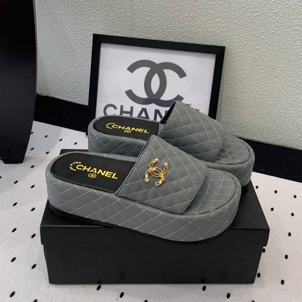 cc rock grigio trapuntato in pelle di vitello con plateau