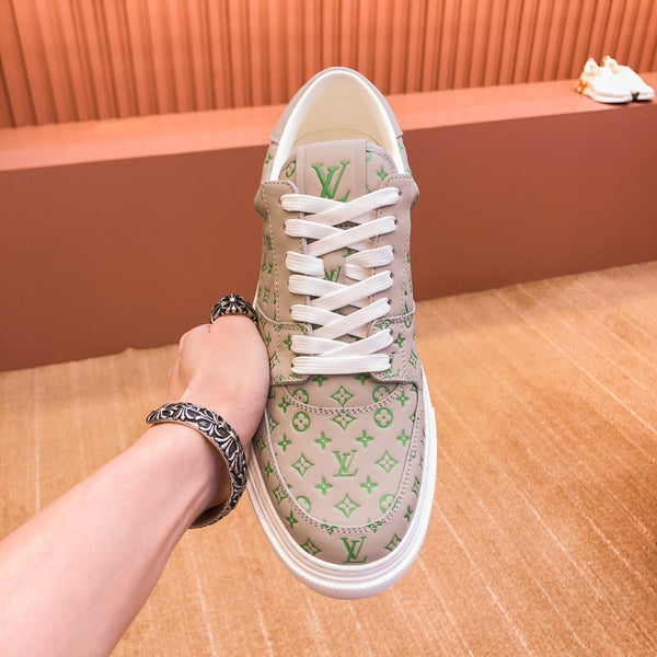 SNEAKER LV TRAINER IN PELLE DI VITELLO CON MONOGRAMMA BEIGE TAN