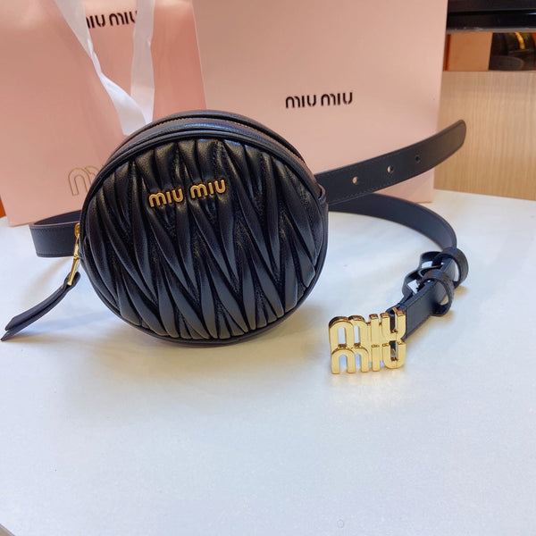 cintura nera miu 20mm con borsa matelassé circolare