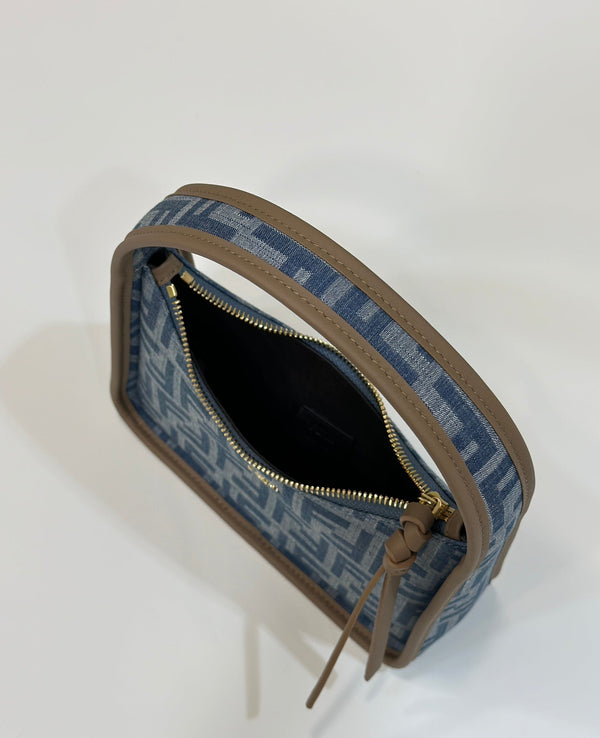 BORSA FENDI MEDIA 27 IN DENIM MONOGRAM BLU REALE CON FERRAMENTA ORO