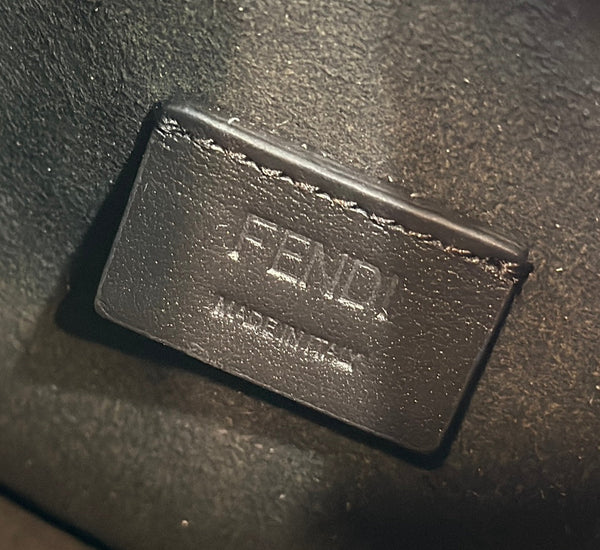 BORSA FENDI MEDIA 27 IN DENIM MONOGRAM BLU REALE CON FERRAMENTA ORO