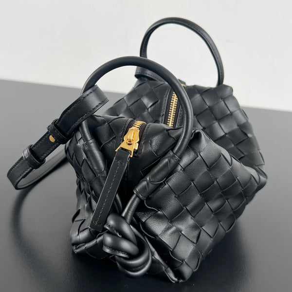 BV Loop Top Handle 19cm Black Lambskin