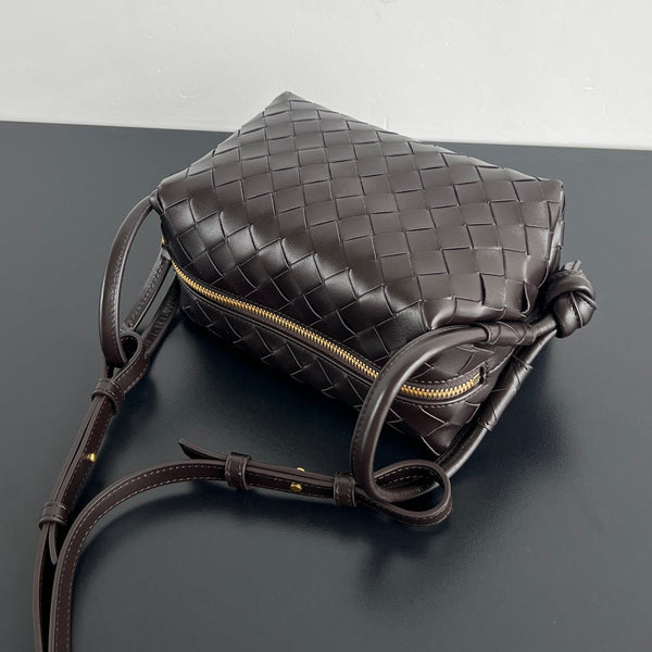 BV Loop Top Handle 19cm in pelle di agnello color cioccolato