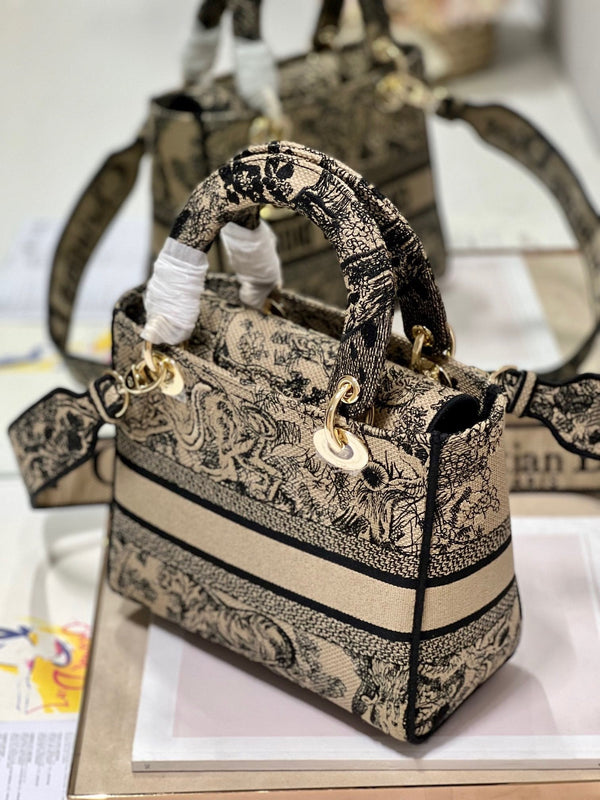 Borsa Lady Dior in tela CD Apricot Tiger 24 336718
