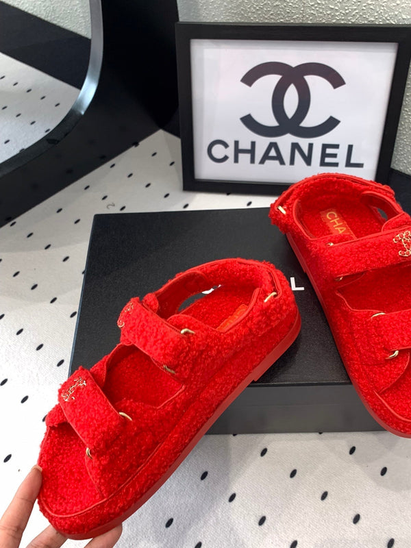 CC DAD SANDAL IN PELLICCIA DI AGNELLO ROSSO CREMISMO