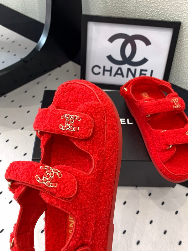 CC DAD SANDAL IN PELLICCIA DI AGNELLO ROSSO CREMISMO