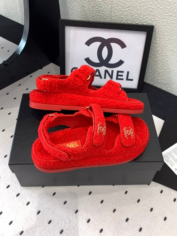 CC DAD SANDAL IN PELLICCIA DI AGNELLO ROSSO CREMISMO