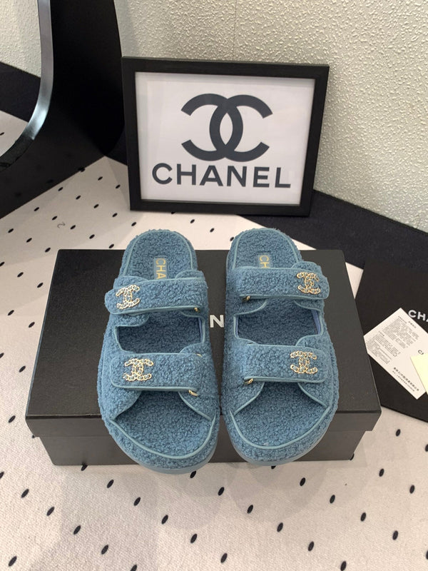 CC DAD SANDALO MULE IN PELLICCIA DI AGNELLO BLU EGEO
