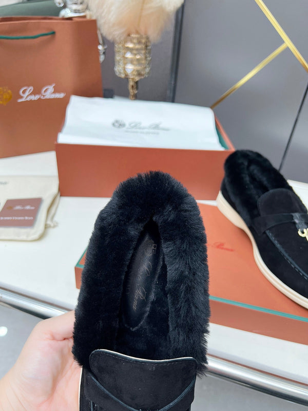Mocassino LP Summer Charm Walk in pelle scamosciata nera con pelliccia di agnello