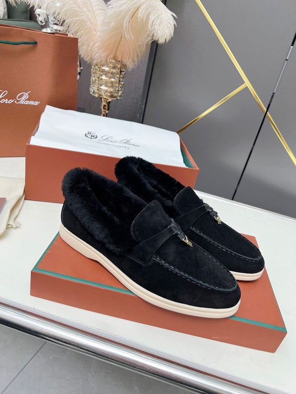 Mocassino LP Summer Charm Walk in pelle scamosciata nera con pelliccia di agnello
