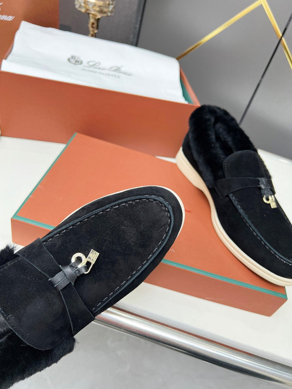 Mocassino LP Summer Charm Walk in pelle scamosciata nera con pelliccia di agnello