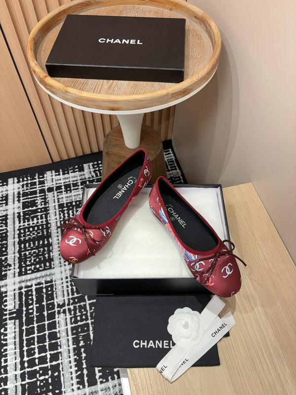 Ballerine CC con fiori di seta rossa e pelle di agnello