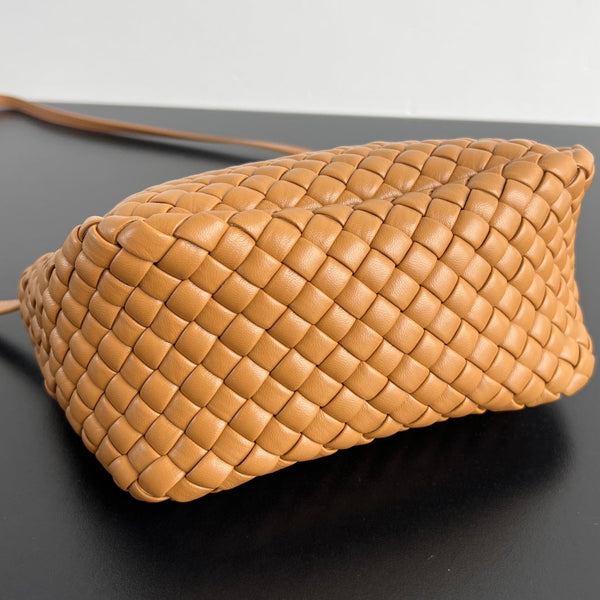 BV Small Cobble Top Handle 23cm Pelle di agnello dorata