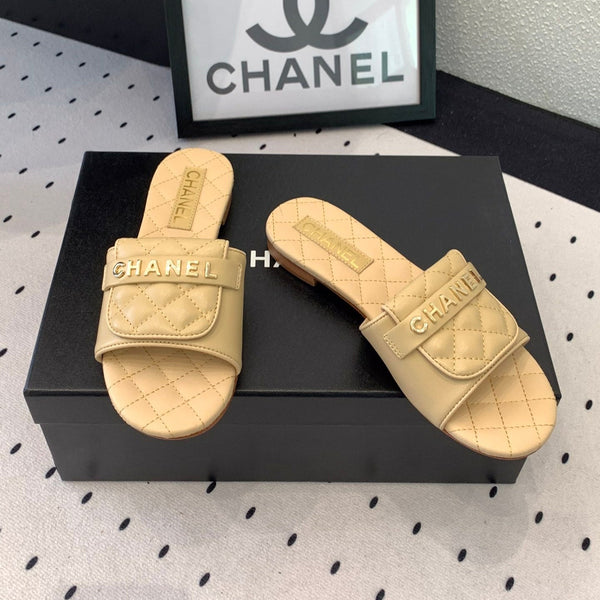 Ciabatte CC in pelle di vacchetta trapuntata beige 147026