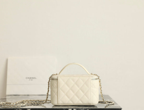 CC 25C Vanity 17cm Pelle di vitello martellata color crema