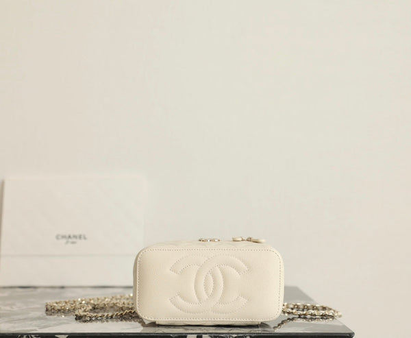 CC 25C Vanity 17cm Pelle di vitello martellata color crema