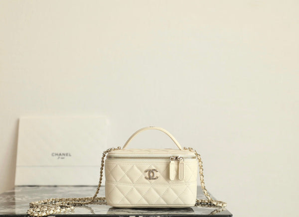 CC 25C Vanity 17cm Pelle di vitello martellata color crema