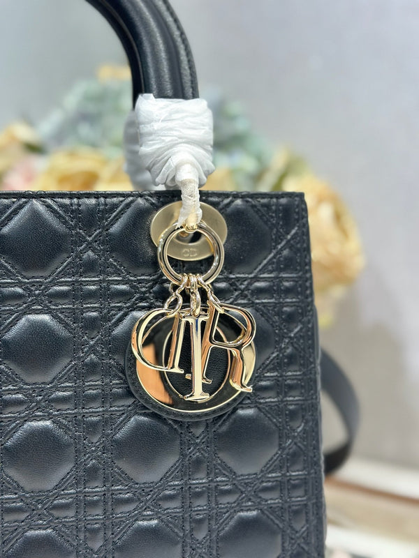 Borsa CD Media Lady Dior 24 in pelle di agnello nera