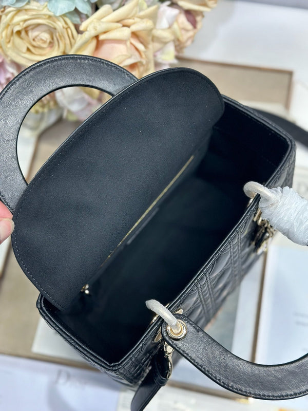 Borsa CD Media Lady Dior 24 in pelle di agnello nera