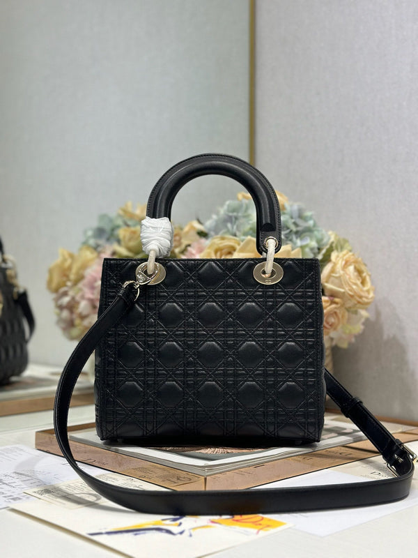 Borsa CD Media Lady Dior 24 in pelle di agnello nera