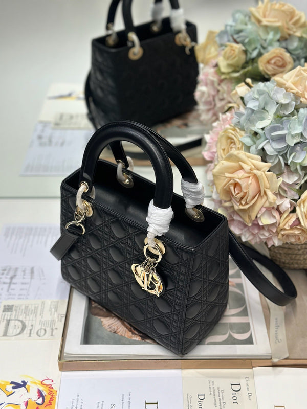 Borsa CD Media Lady Dior 24 in pelle di agnello nera