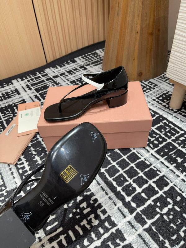 Miu High Thong Sandals With White Strap In Black Glossy Lambskin