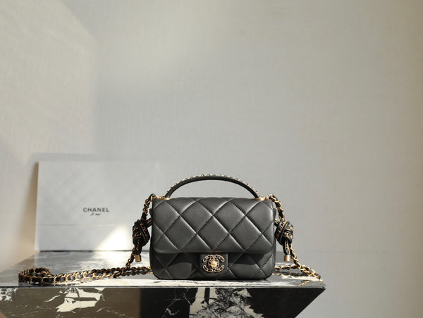 CC 19 Bag 25C 18cm Black Lambskin Gold Hardware