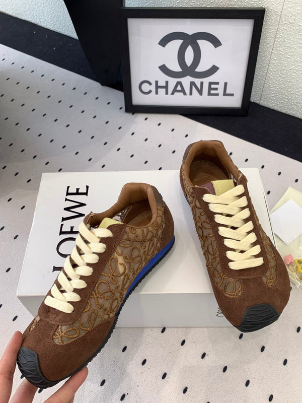 Sneaker Loewe 25 Runner in pelle scamosciata marrone