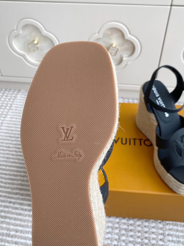 LV Letter Hollow Straw Wedge Sandals 11.5cm Black Cowhide 291576