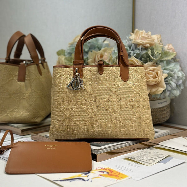CD Medium Dior Toujours Bag 28.5cm Natural Cannage Raffia 288658