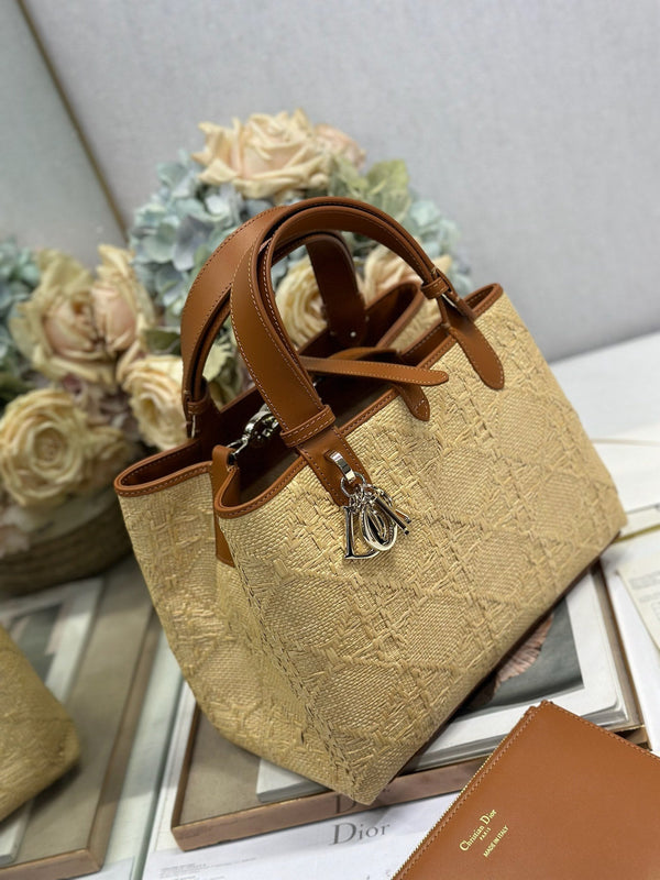 CD Medium Dior Toujours Bag 28.5cm Natural Cannage Raffia 288658