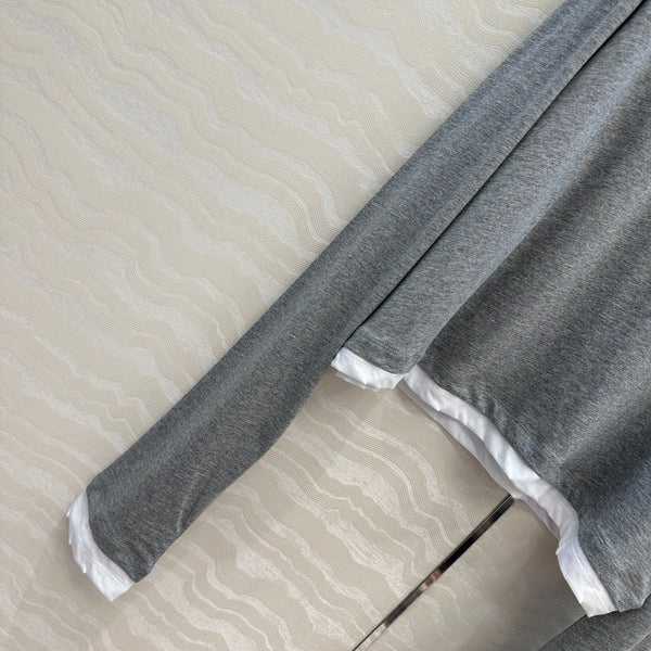 T-shirt a maniche lunghe Prada in cotone grigio