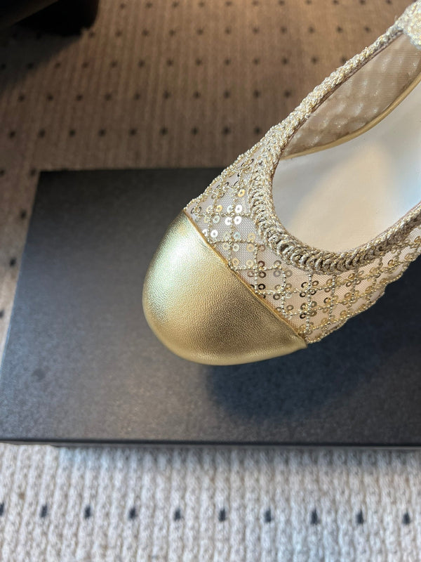 CC 25A Métiers d'Art Ballet Gold Sequin Woven 530672