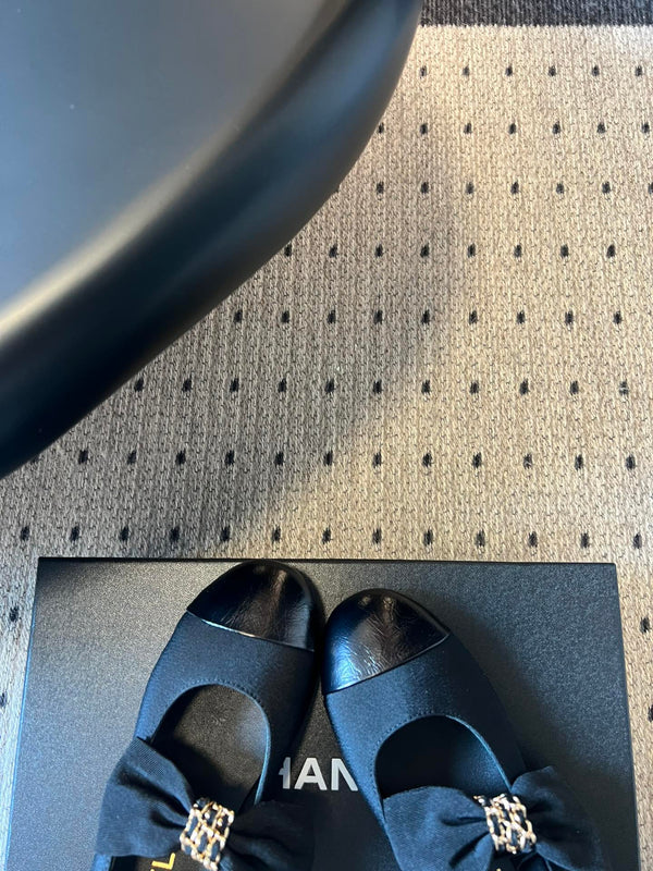 CC 25SS Bow Flat Shoes Black Sheepskin Canvas 530673