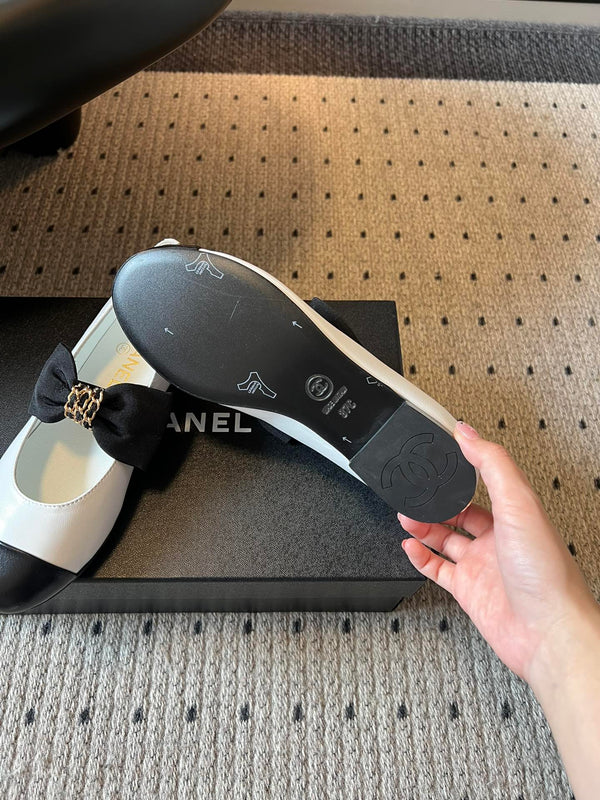 CC 25SS Bow Flat Shoes Black White Sheepskin Frabic 530674