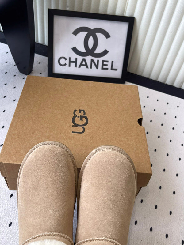 UGG Classic Ultra Mini Taslyn Boots Beige Suede And Wool 514145