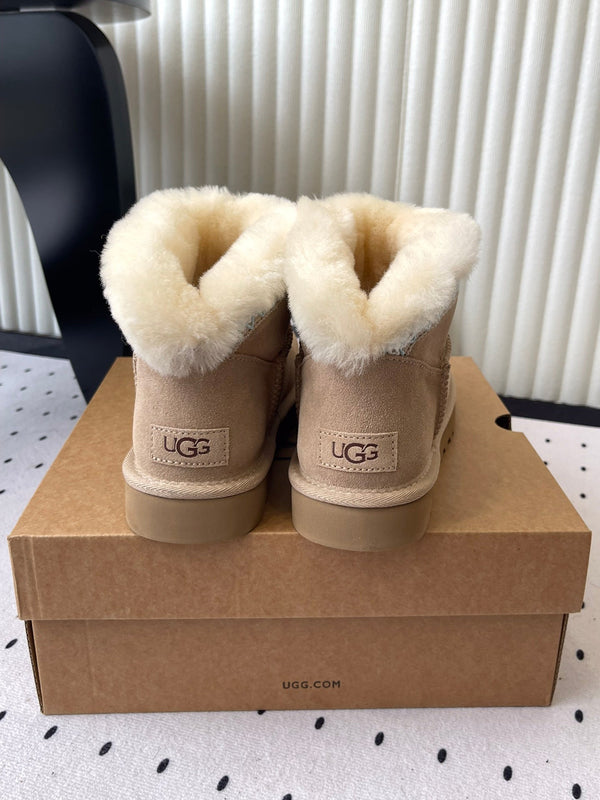 UGG Classic Ultra Mini Taslyn Boots Beige Suede And Wool 514145