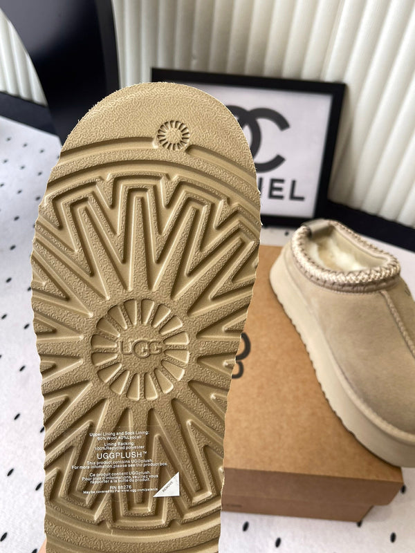 UGG TAZZ Slippers Soft Beige Suede And Wool 514148