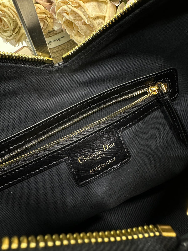 CD Medium Dior Voyage Bag 28cm Black Glossy Macrocannage Calfskin 288634