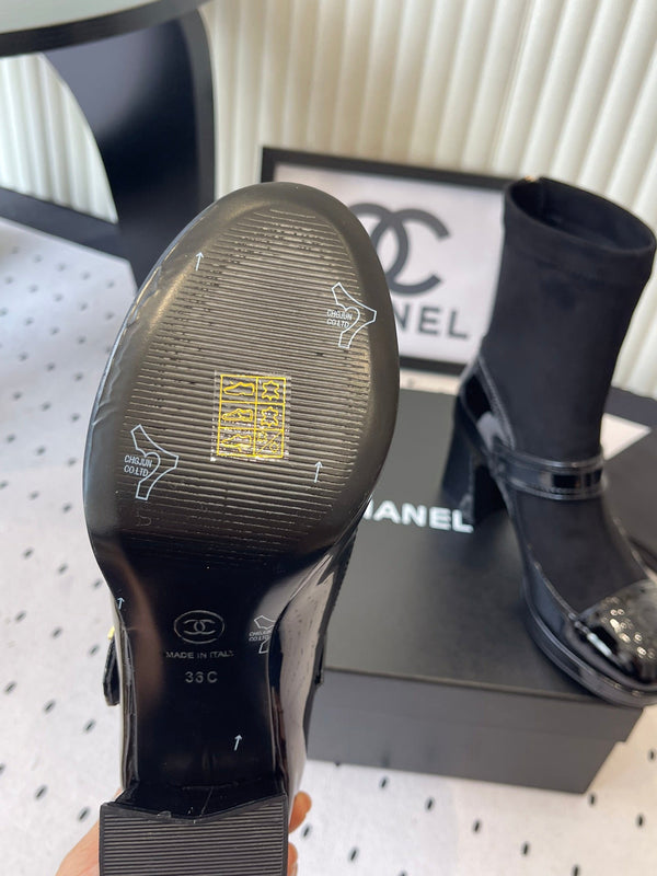 CC 25 Short Boot Black Suede Patent Leather 514102