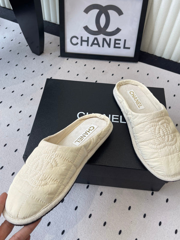CC Nouveaux Chaussons pour Couple en Duvet Tissu Technique Ivoire