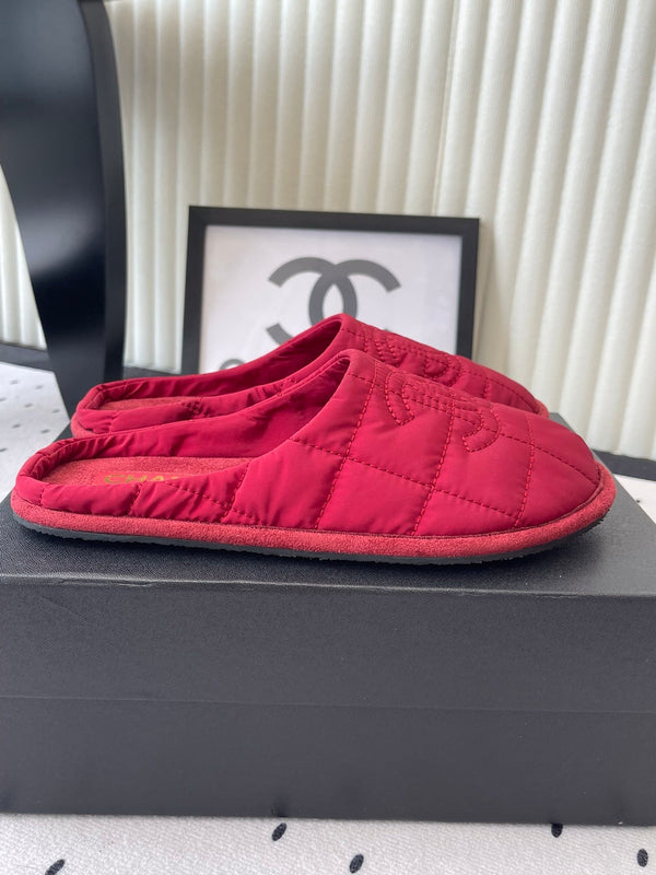 CC Chaussons de couple garnis de duvet neufs Tissu technique rouge