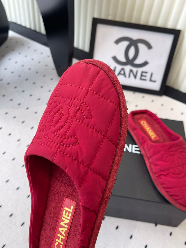 CC Chaussons de couple garnis de duvet neufs Tissu technique rouge