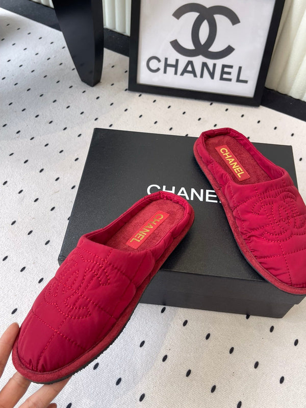 CC Chaussons de couple garnis de duvet neufs Tissu technique rouge
