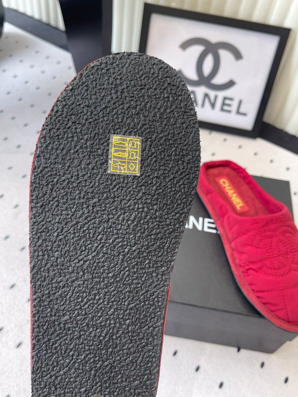 CC Chaussons de couple garnis de duvet neufs Tissu technique rouge