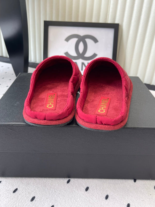 CC Chaussons de couple garnis de duvet neufs Tissu technique rouge